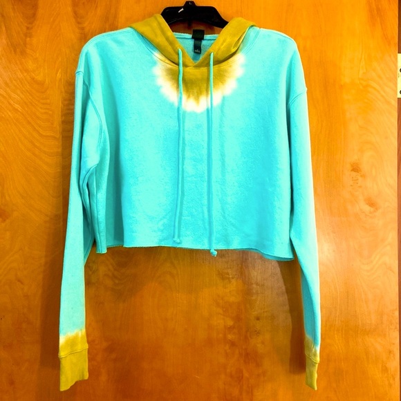 WILD FABLE TURQUOISE TIE DYED HOODIE~CROPPED~BNWT~MEDIUM